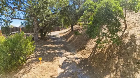 1194 Black Cyn, Simi Valley, CA 93063 photo 2