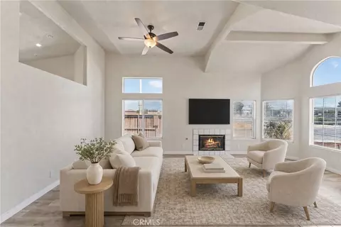 Living - 1645 E Kettering, Lancaster, CA 93535 photo 2 of 15