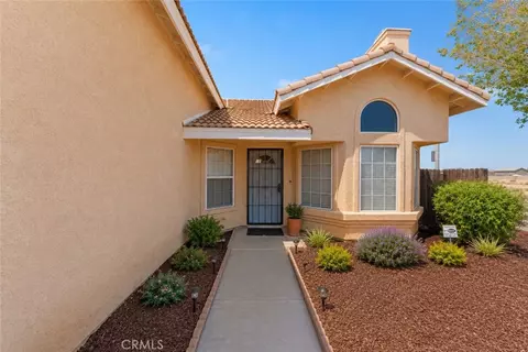 Exterior - 1645 E Kettering, Lancaster, CA 93535 photo 3 of 12