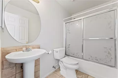 Bath - 1645 E Kettering, Lancaster, CA 93535 photo 1 of 3