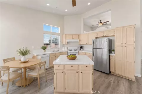 Kitchen - 1645 E Kettering, Lancaster, CA 93535 photo 4 of 8