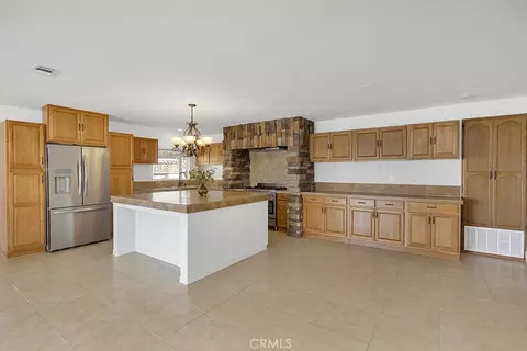 Kitchen - 805 Moffatt Cir, Simi Valley, CA 93065 photo 1 of 7