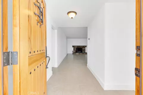 Entry Way - 805 Moffatt Cir, Simi Valley, CA 93065 photo 1 of 4