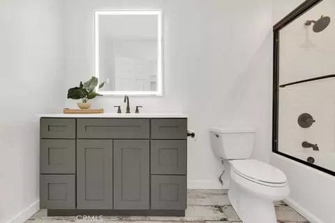 Bath - 805 Moffatt Cir, Simi Valley, CA 93065 photo 1 of 5