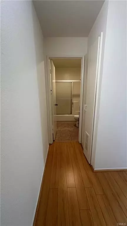 Entry Way - 421 Porter St, Glendale, CA 91205 photo 3 of 4