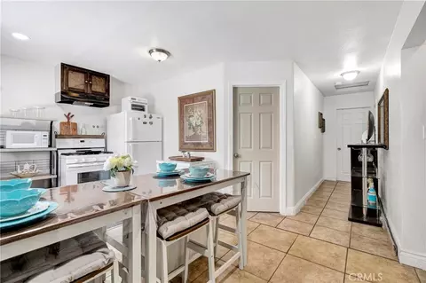 Entry Way - 15116 S Lime Ave, Compton, CA 90221 photo 4 of 4