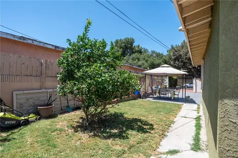 Exterior - 15116 S Lime Ave, Compton, CA 90221 photo 13 of 22