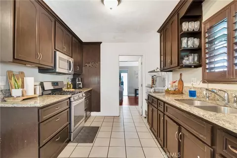 Kitchen - 15116 S Lime Ave, Compton, CA 90221 photo 1 of 6