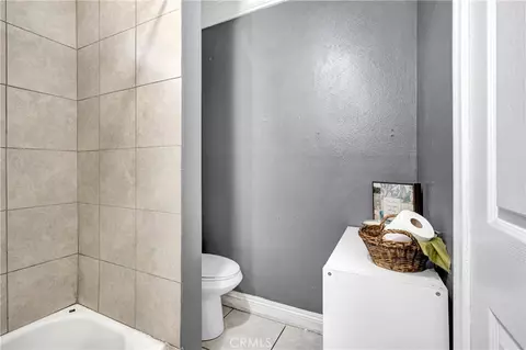 Bath - 15116 S Lime Ave, Compton, CA 90221 photo 2 of 6