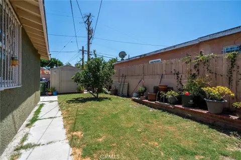 Exterior - 15116 S Lime Ave, Compton, CA 90221 photo 15 of 22