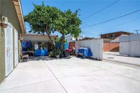 Exterior - 15116 S Lime Ave, Compton, CA 90221 photo 7 of 22