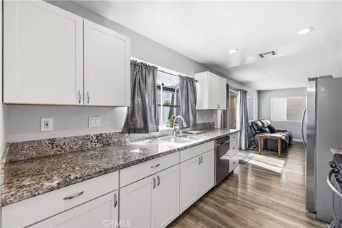 Kitchen - 43626 Easy St, Lancaster, CA 93535 photo 1 of 4