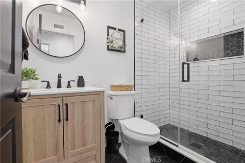 Bath - 2019 Hietter, Simi Valley, CA 93063 photo 3 of 6