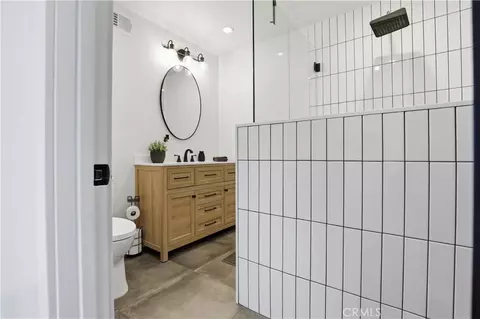 Bath - 2019 Hietter, Simi Valley, CA 93063 photo 1 of 6