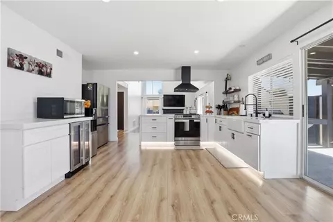 Kitchen - 2019 Hietter, Simi Valley, CA 93063 photo 4 of 4