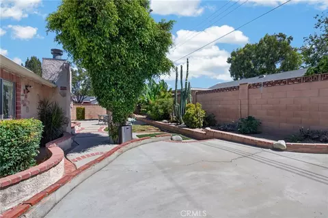 Exterior - 1396 Currant Ave, Simi Valley, CA 93065 photo 4 of 7