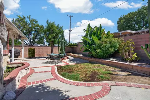 Exterior - 1396 Currant Ave, Simi Valley, CA 93065 photo 3 of 7