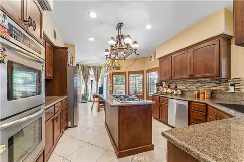 Kitchen - 24515 Ebelden, Newhall, CA 91321 photo 1 of 2