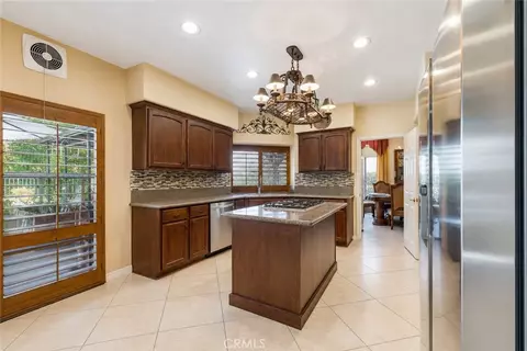 Kitchen - 24515 Ebelden, Newhall, CA 91321 photo 4 of 4