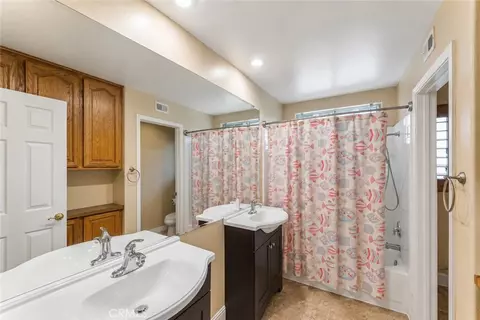 Bath - 24515 Ebelden, Newhall, CA 91321 photo 1 of 1