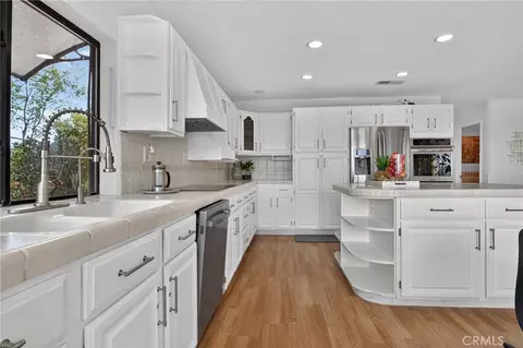 Kitchen - 11407 Edenberg Ave, Porter Ranch, CA 91326 photo 4 of 4