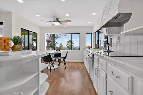 Kitchen - 11407 Edenberg Ave, Porter Ranch, CA 91326 photo 3 of 4