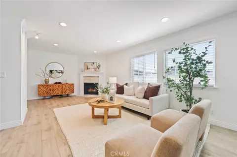 4189 Vineland #120, Studio City, CA 91602