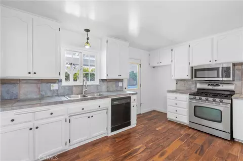 Kitchen - 1394 Parkhurst, Simi Valley, CA 93065 photo 2 of 3