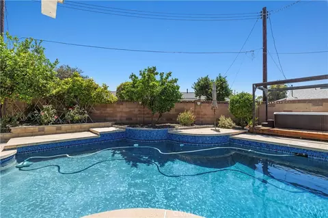Exterior - 1394 Parkhurst, Simi Valley, CA 93065 photo 4 of 25