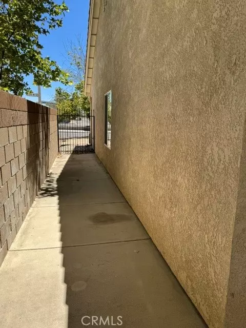 Entry Way - 2759 Legends, Lancaster, CA 93536 photo 6 of 7