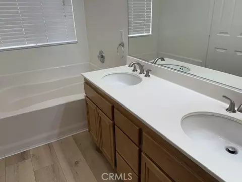 Bath - 2759 Legends, Lancaster, CA 93536 photo 5 of 5