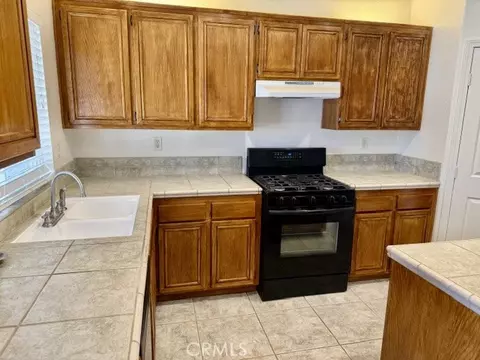 Kitchen - 2759 Legends, Lancaster, CA 93536 photo 3 of 4