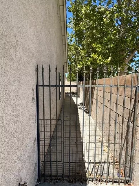 Exterior - 2759 Legends, Lancaster, CA 93536 photo 4 of 14