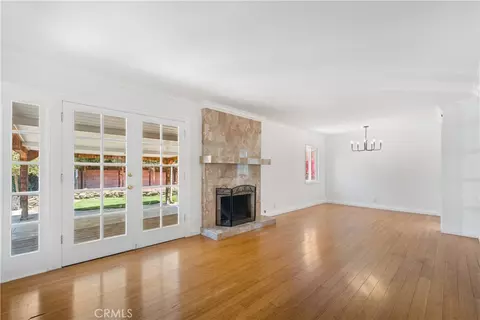 Living - 20271 Mobile, Winnetka, CA 91306 photo 2 of 3