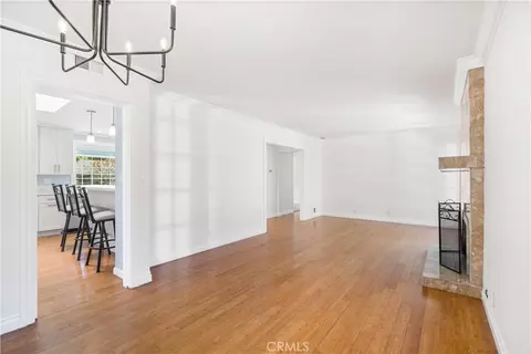 Living - 20271 Mobile, Winnetka, CA 91306 photo 3 of 3