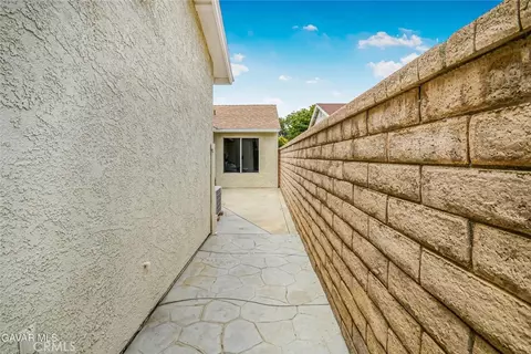 Exterior - 2810 Juniper Dr, Palmdale, CA 93550 photo 4 of 5