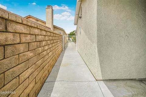 Entry Way - 2810 Juniper Dr, Palmdale, CA 93550 photo 1 of 1
