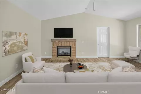 Living - 2810 Juniper Dr, Palmdale, CA 93550 photo 4 of 4