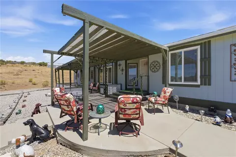 Exterior - 24900 Ponderosa, Tehachapi, CA 93561 photo 4 of 8