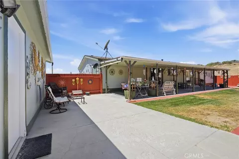 Exterior - 24900 Ponderosa, Tehachapi, CA 93561 photo 6 of 8