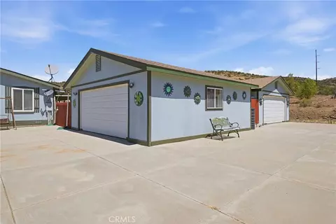 Exterior - 24900 Ponderosa, Tehachapi, CA 93561 photo 3 of 8
