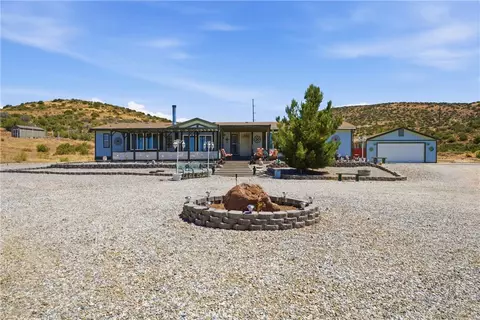 Exterior - 24900 Ponderosa, Tehachapi, CA 93561 photo 2 of 8