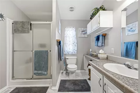 Bath - 24900 Ponderosa, Tehachapi, CA 93561 photo 3 of 4