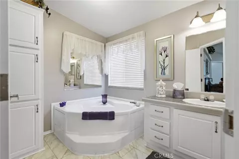 Bath - 24900 Ponderosa, Tehachapi, CA 93561 photo 1 of 4