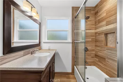 Bath - 18600 Gilmore St, Reseda, CA 91335 photo 2 of 3