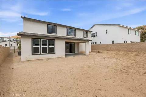 Exterior - 28710 Orange Park Dr, Castaic, CA 91384 photo 4 of 4