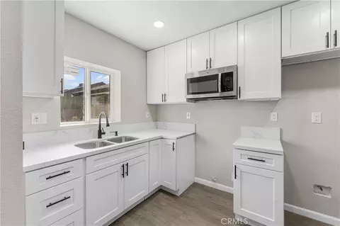 Kitchen - 1608 Lobo Ct, Lancaster, CA 93535 photo 4 of 4