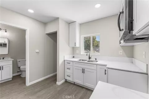Entry Way - 1608 Lobo Ct, Lancaster, CA 93535 photo 5 of 6