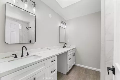 Bath - 1608 Lobo Ct, Lancaster, CA 93535 photo 2 of 4