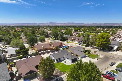 View/Area - 1608 Lobo Ct, Lancaster, CA 93535 photo 2 of 3